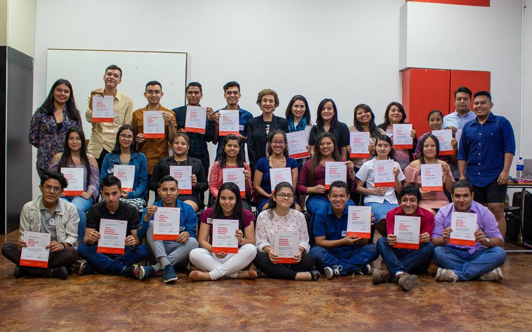 Estudiantes de Fundación Forever logran graduarse